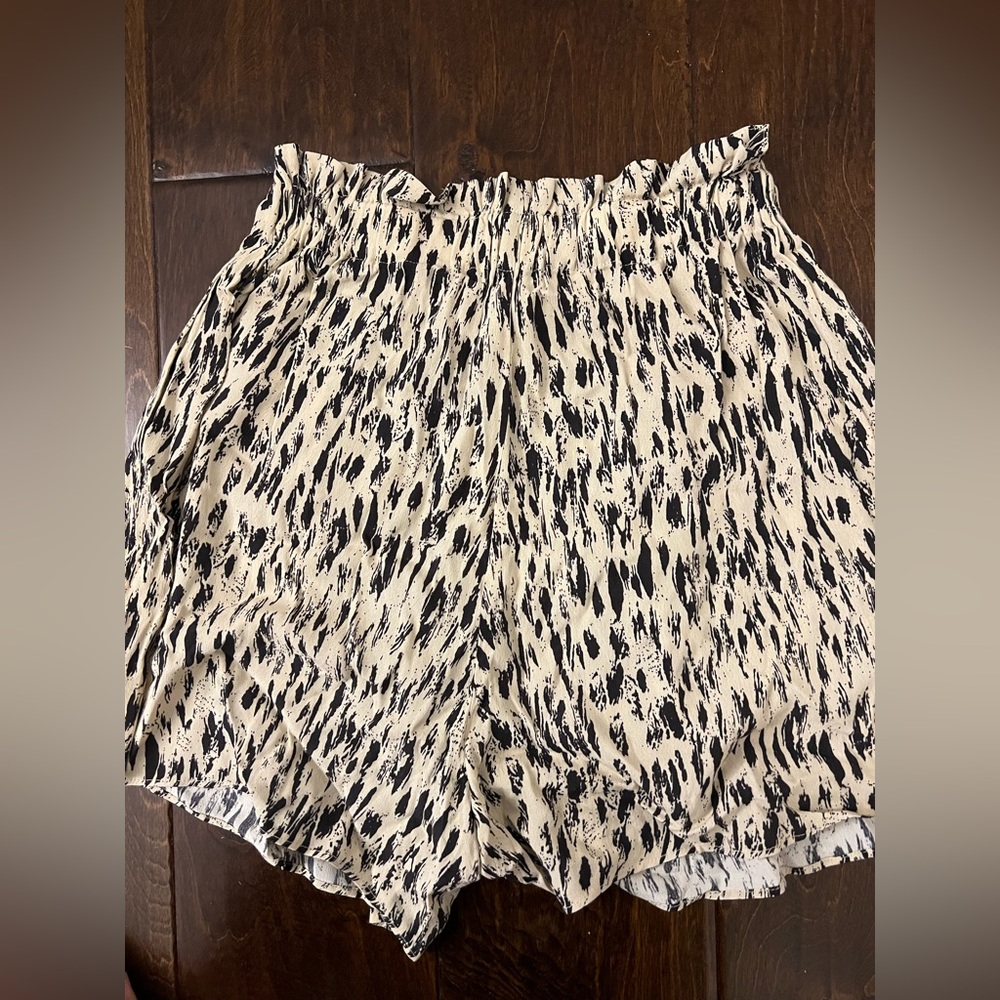 Mango Cream Patterned Shorts - Picture 4 of 6